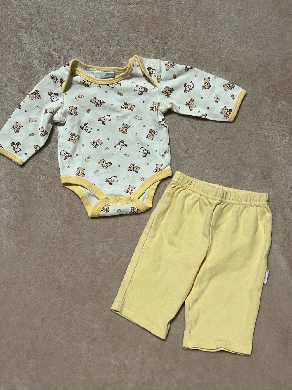 Vitamins Baby 2PC Set Bear Bodysuit & Yellow Pants Vintage 2011 Size 3M